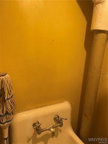 36 Flohr Avenue, West Seneca, NY 14224