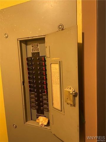 36 Flohr Avenue, West Seneca, NY 14224