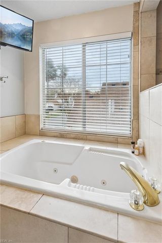 812 Greystone TRCE, Newport News, VA 23602