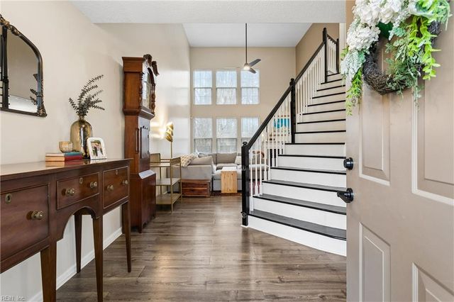 812 Greystone TRCE, Newport News, VA 23602