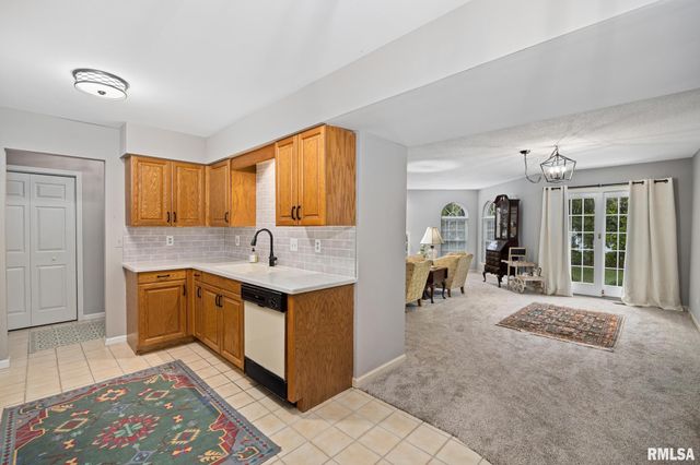 5200 N Knoxville Ave Apt 107N, Peoria, IL 61614