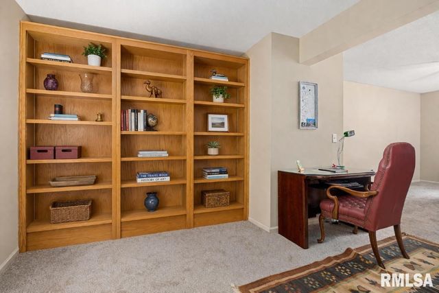 5200 N Knoxville Ave Apt 107N, Peoria, IL 61614