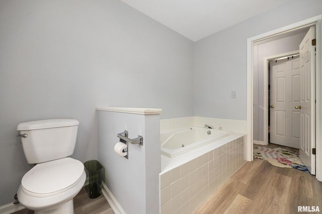 5200 N Knoxville Ave Apt 107N, Peoria, IL 61614