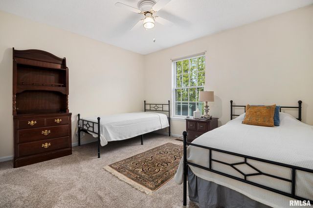 5200 N Knoxville Ave Apt 107N, Peoria, IL 61614