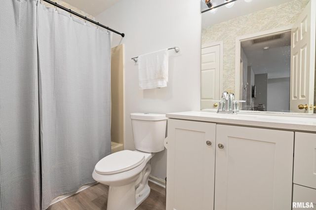 5200 N Knoxville Ave Apt 107N, Peoria, IL 61614