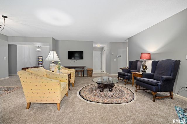 5200 N Knoxville Ave Apt 107N, Peoria, IL 61614