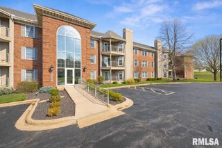5200 N Knoxville Ave Apt 107N, Peoria, IL 61614
