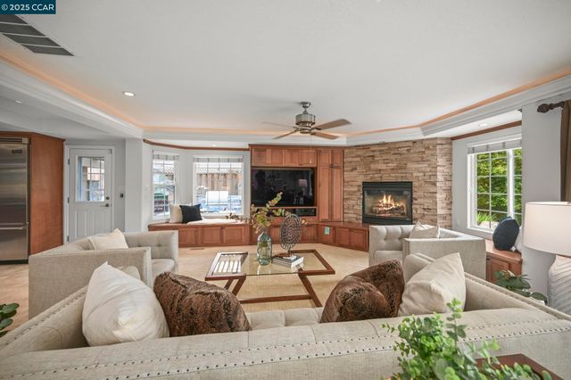 34 Willowview Ct, Danville, CA 94526