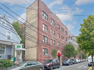 523 34Th St D1, Union City, NJ 07087