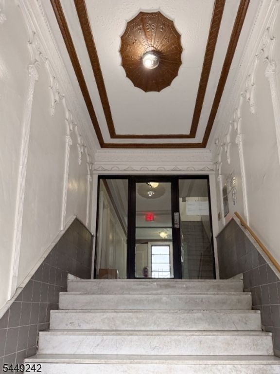 523 34Th St D1, Union City, NJ 07087 — photo 2