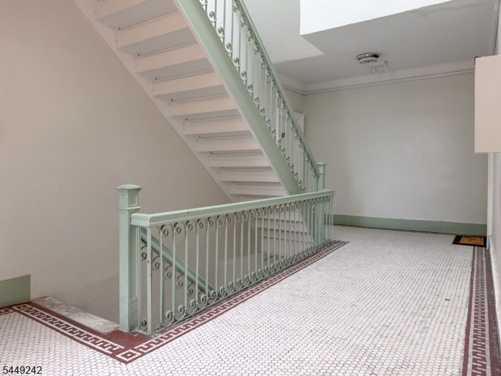 523 34Th St D1, Union City, NJ 07087 — photo 3