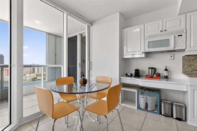 21205 YACHT CLUB DR 2409, Aventura, FL 33180