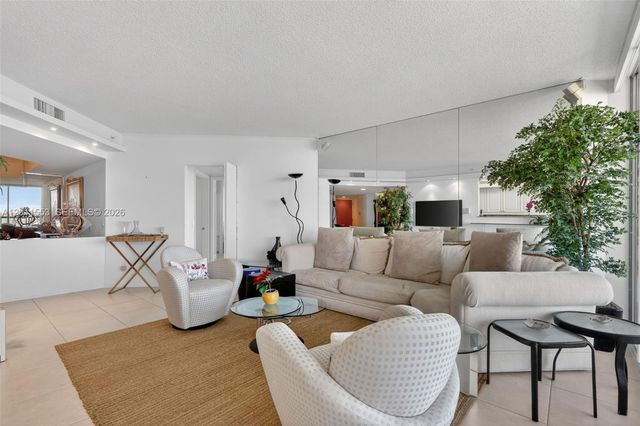 21205 YACHT CLUB DR 2409, Aventura, FL 33180