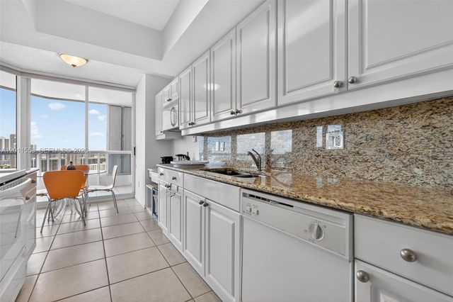 21205 YACHT CLUB DR 2409, Aventura, FL 33180