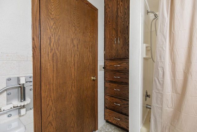 2333 ASHLAND STREET, Oshkosh, WI 54901