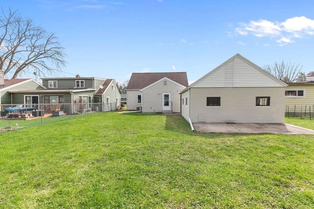 2333 ASHLAND STREET, Oshkosh, WI 54901