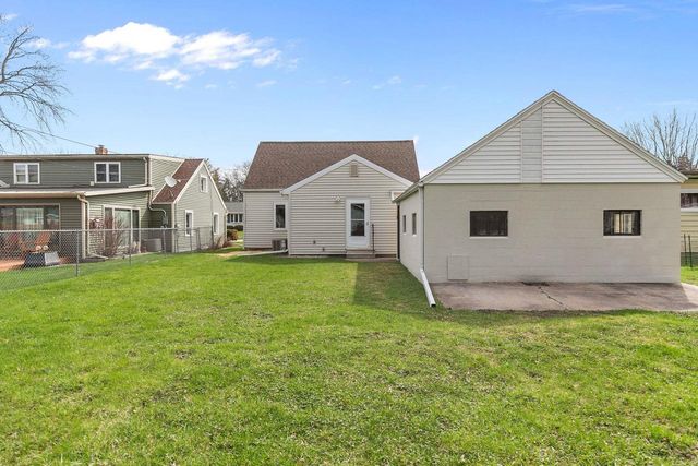 2333 ASHLAND STREET, Oshkosh, WI 54901