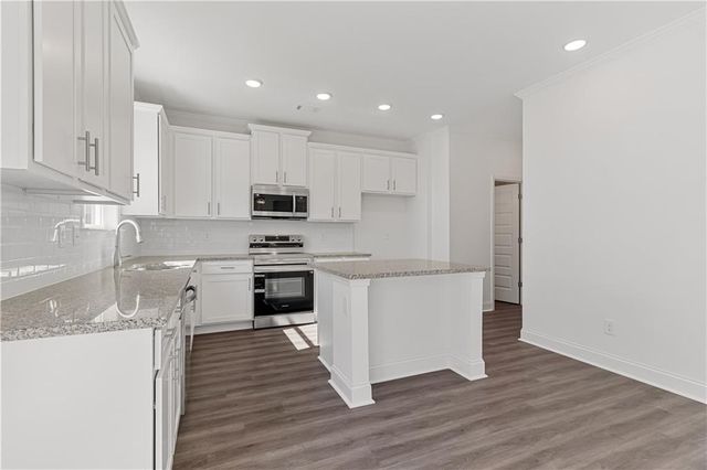 7272 Millbrae Walk, Flowery Branch, GA 30542