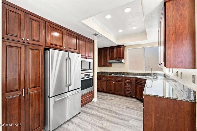 556 Myrtle Court, Oak Park, CA 91377