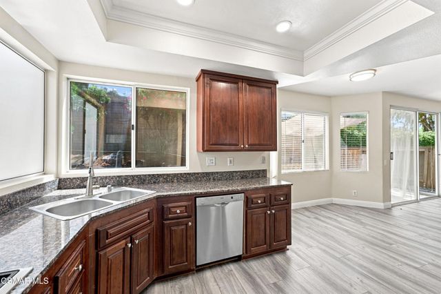 556 Myrtle Court, Oak Park, CA 91377