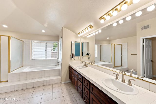 556 Myrtle Court, Oak Park, CA 91377