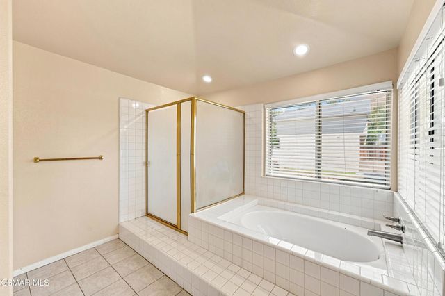 556 Myrtle Court, Oak Park, CA 91377