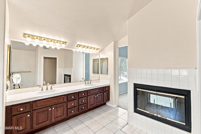 556 Myrtle Court, Oak Park, CA 91377