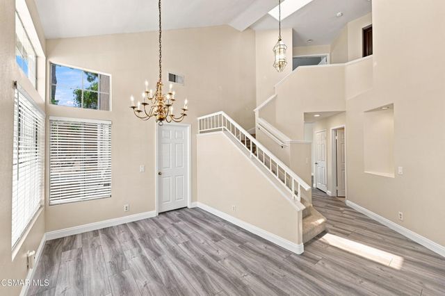 556 Myrtle Court, Oak Park, CA 91377