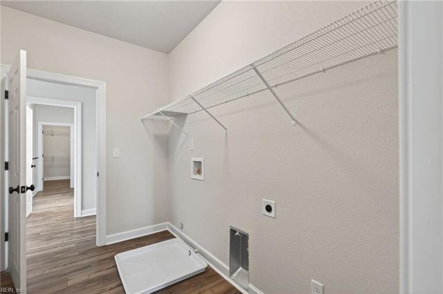 1924 Hungarian RD, Chesapeake, VA 23322