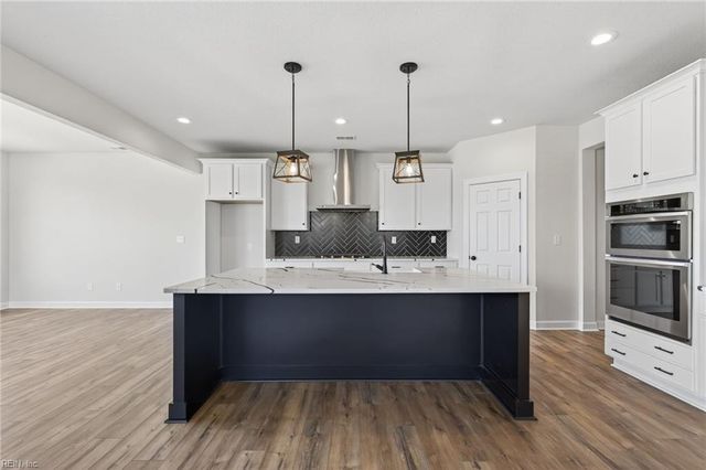 1924 Hungarian RD, Chesapeake, VA 23322