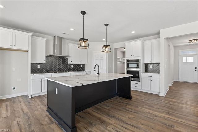 1924 Hungarian RD, Chesapeake, VA 23322