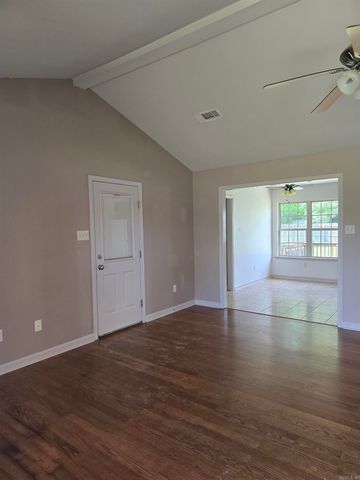 104 Mahoney Drive, Beebe, AR 72012