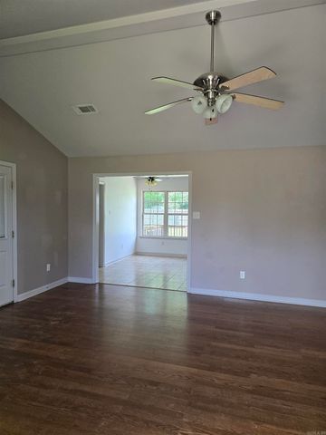 104 Mahoney Drive, Beebe, AR 72012