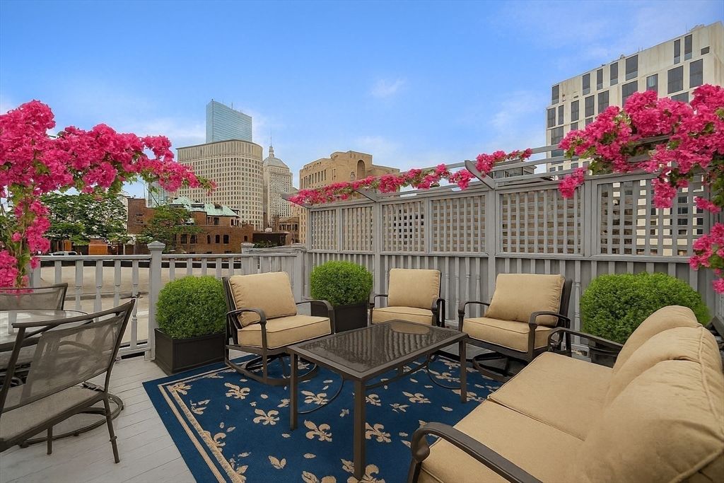 10 Melrose PH, Boston, MA 02116
