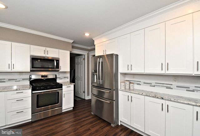 6073 MARK CIR, Bensalem, PA 19020