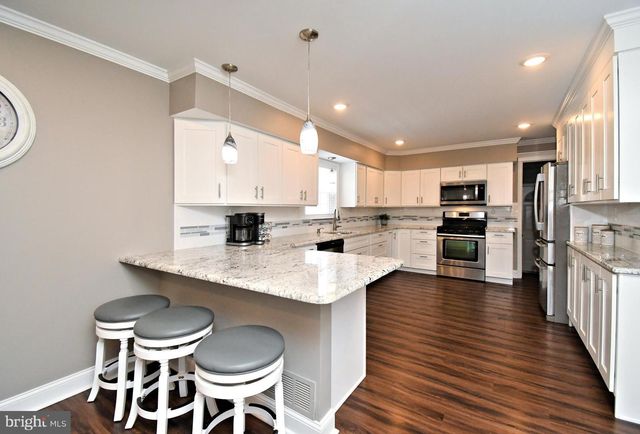 6073 MARK CIR, Bensalem, PA 19020
