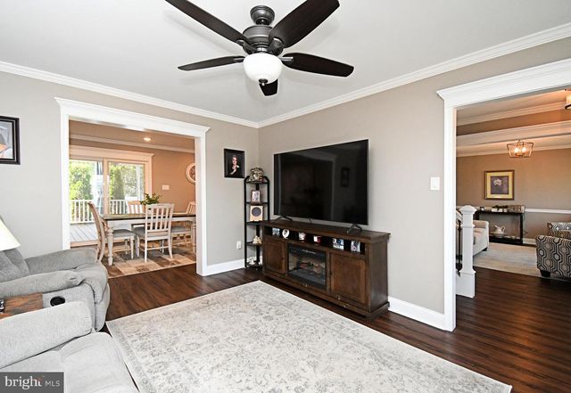 6073 MARK CIR, Bensalem, PA 19020