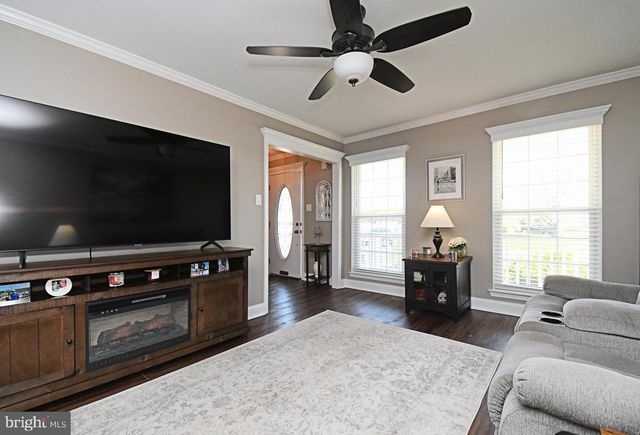 6073 MARK CIR, Bensalem, PA 19020