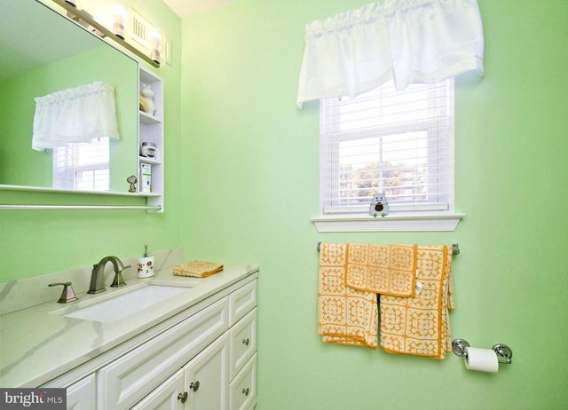 6073 MARK CIR, Bensalem, PA 19020