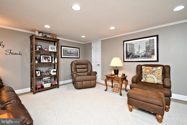 6073 MARK CIR, Bensalem, PA 19020
