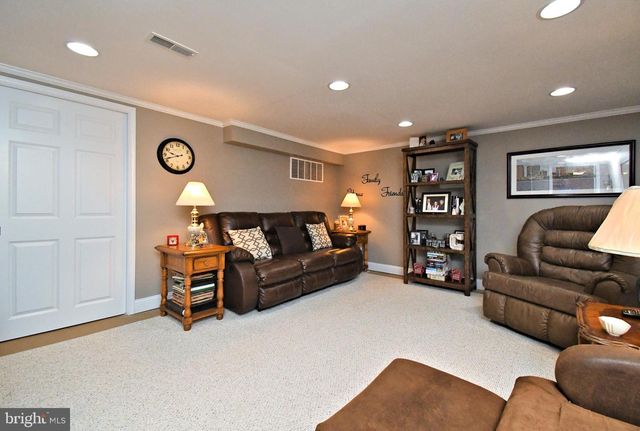 6073 MARK CIR, Bensalem, PA 19020