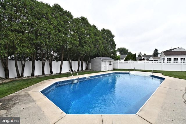 6073 MARK CIR, Bensalem, PA 19020