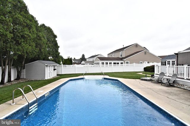 6073 MARK CIR, Bensalem, PA 19020