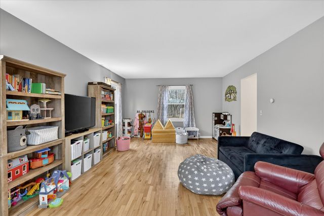 11917 Yorkshire, Ross Twp, MI 49083