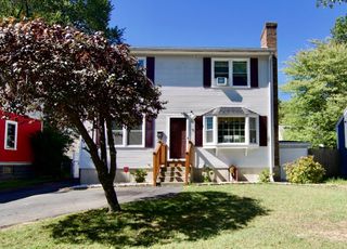 8 Bosworth St, Springfield, MA 01108