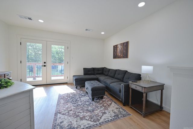 914 S Reine Street, Mena, AR 71945