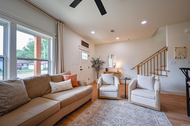 914 S Reine Street, Mena, AR 71945