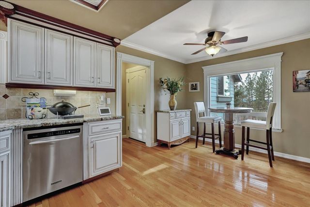 124 Ruby Ledge Ct, Grass Valley, CA 95945