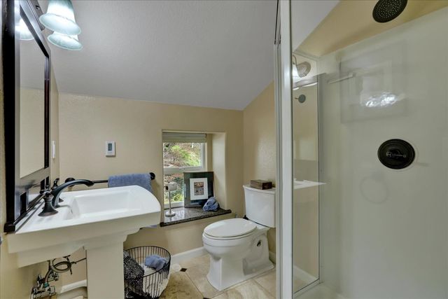 124 Ruby Ledge Ct, Grass Valley, CA 95945