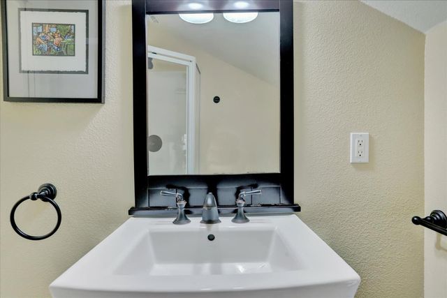 124 Ruby Ledge Ct, Grass Valley, CA 95945